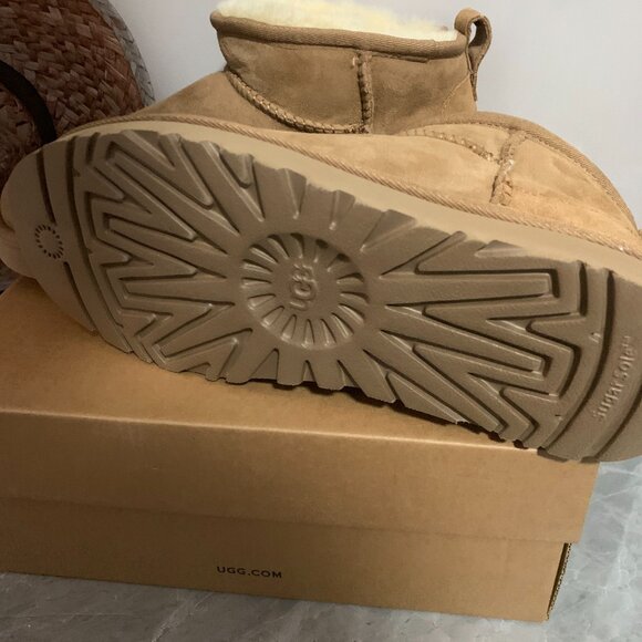 Classic Ultra Mini🤠 - Picture 3 of 5